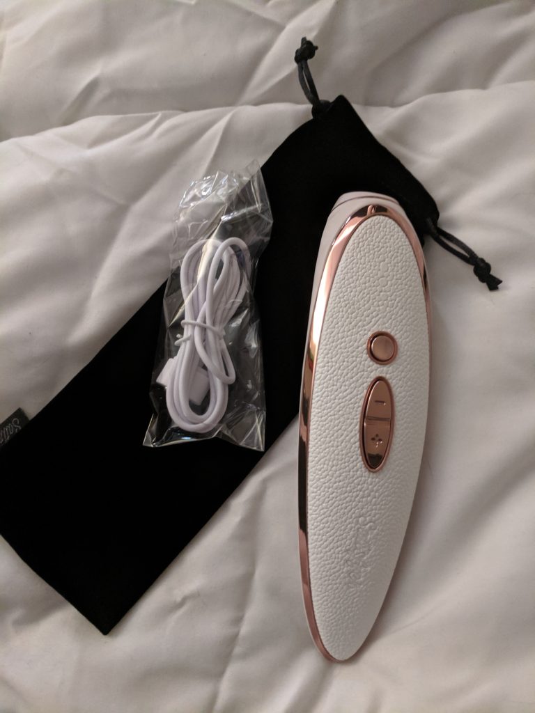 Satisfyer Prêt-à-Porter with cord