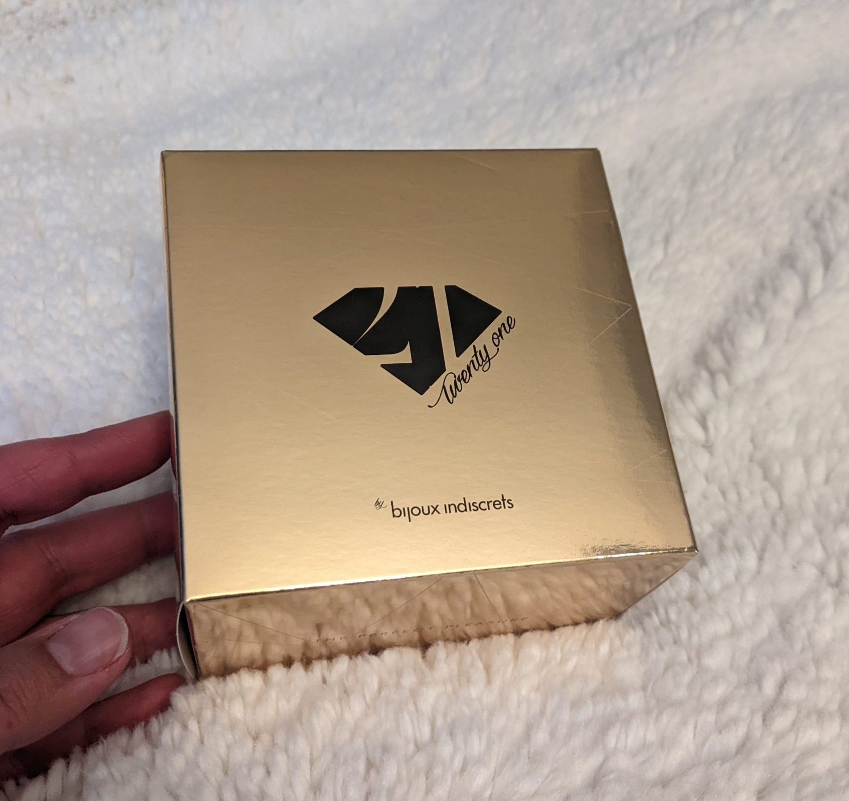 Gold outer box front