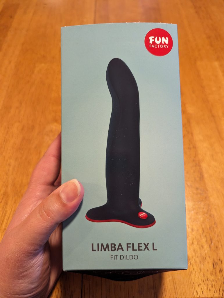 Limba Flex L outside of box with image of toy