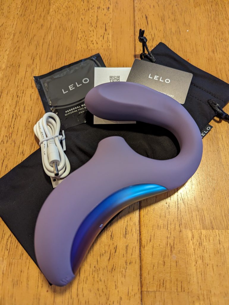 Lelo Engima Wave with accessories