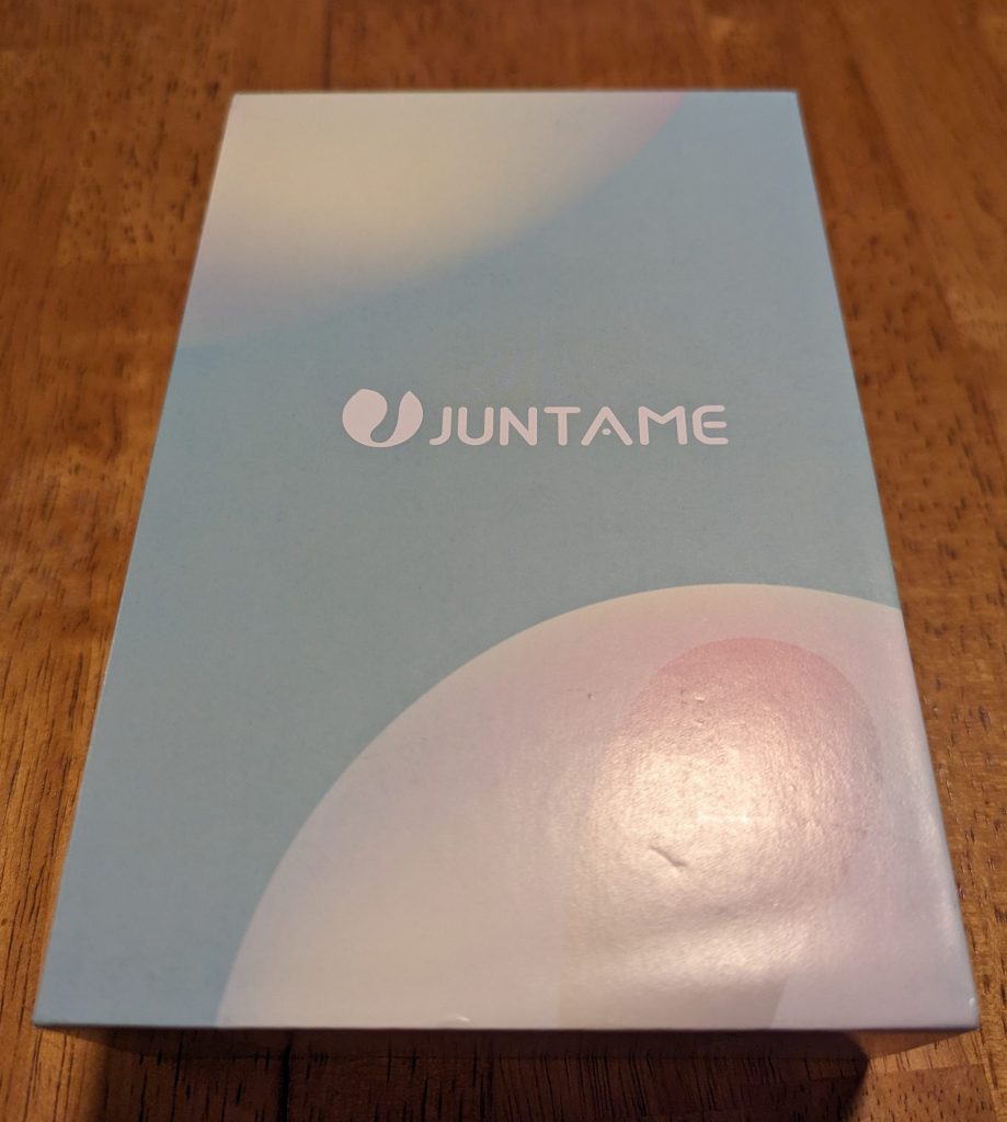 Juntame Lilian outer box, in pastels with the product name